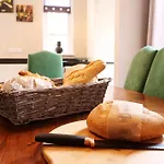 Ashville Grange Sleeps 10 Large Beautiful House Holiday home Scarborough