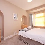 Ashville Grange Sleeps 10 Large Beautiful House * Scarborough