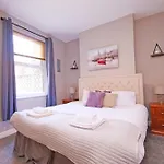 Holiday home Ashville Grange Sleeps 10 Large Beautiful House