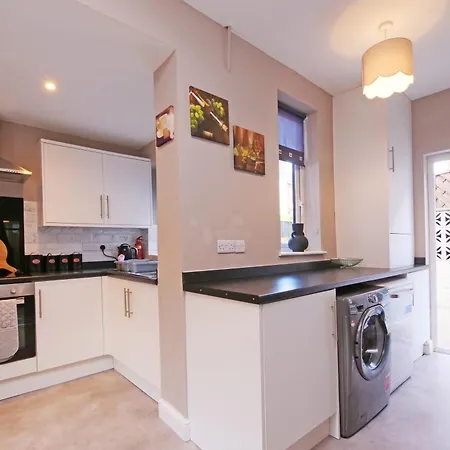 Ashville Grange Sleeps 10 Large Beautiful House Scarborough