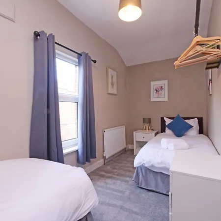 Ashville Grange Sleeps 10 Large Beautiful House *