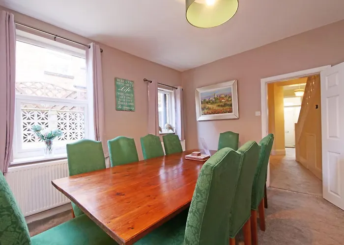 Ashville Grange Sleeps 10 Large Beautiful House Scarborough