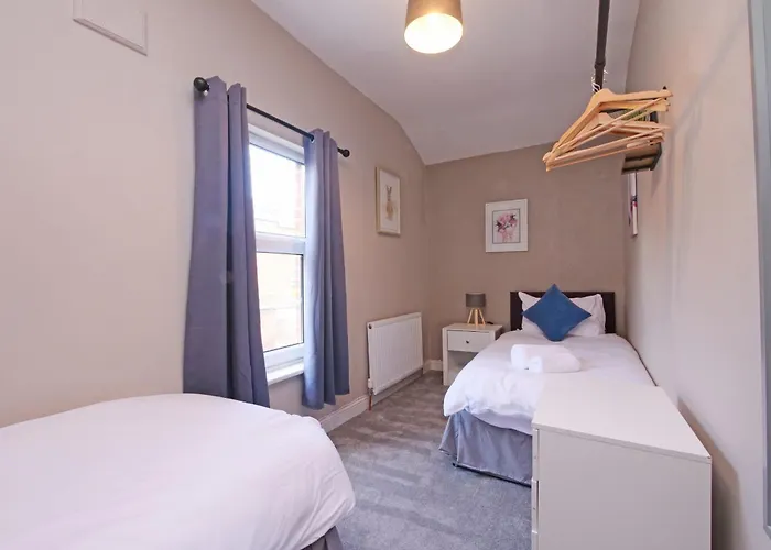 Ashville Grange Sleeps 10 Large Beautiful House * Scarborough